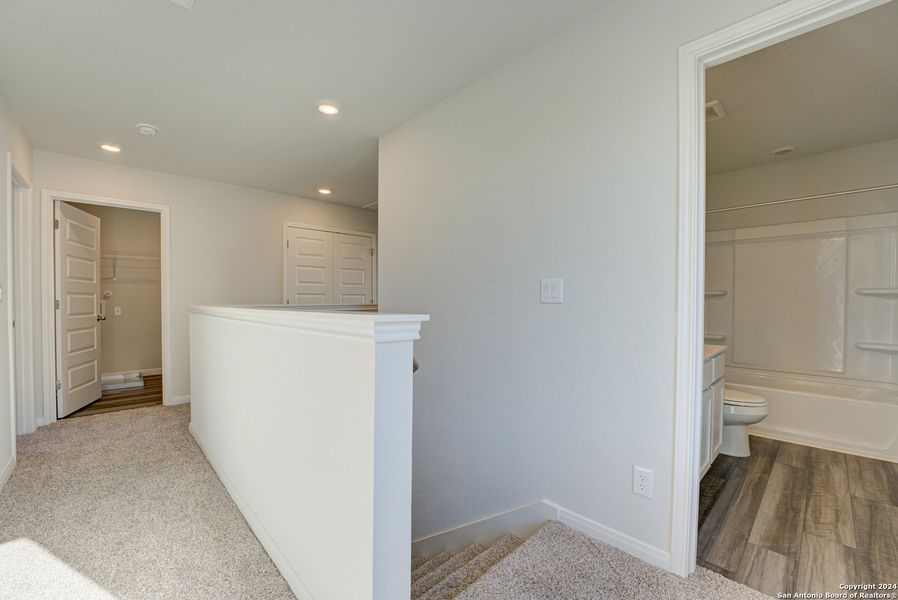 Spacious, unfurnished interior of a new home in Blue Ridge Ranch, San Antonio (Image 26).