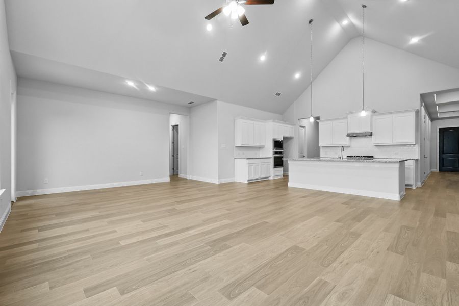 Representative unfurnished interior of a home built from the Classic Series - Vanderbilt by DRB Homes in Oaks at San Gabriel, Georgetown (Image 21).