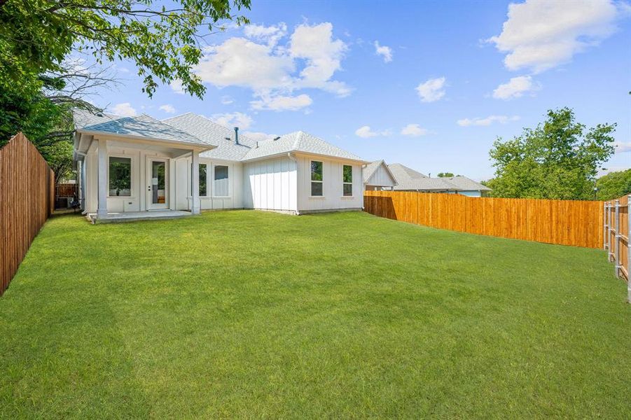 Exterior details and patio area of a home in , Aledo (Image 22).