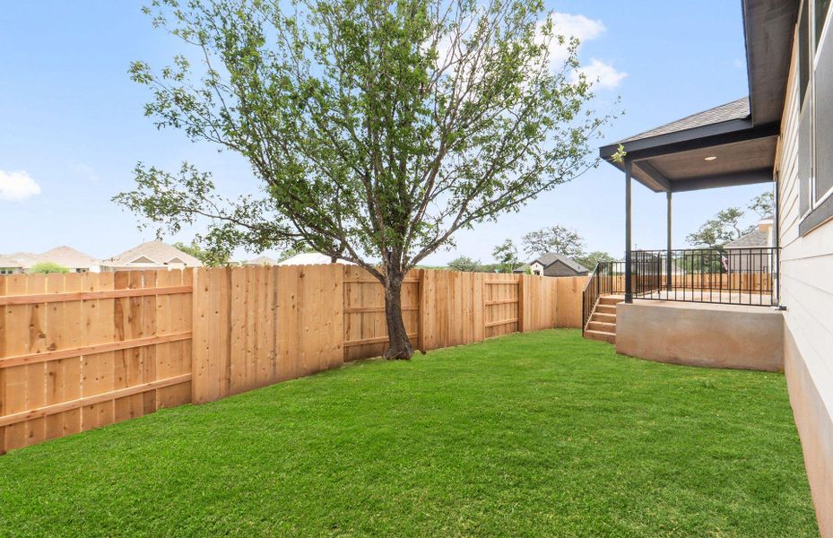 Exterior details and patio area of a home in La Cima, San Marcos (Image 3).