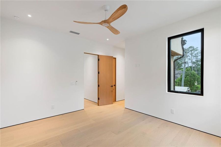 Spacious, unfurnished interior of a new home in , Atlanta (Image 23). Spacious, unfurnished interior of a new home in , Atlanta (Image 23).
