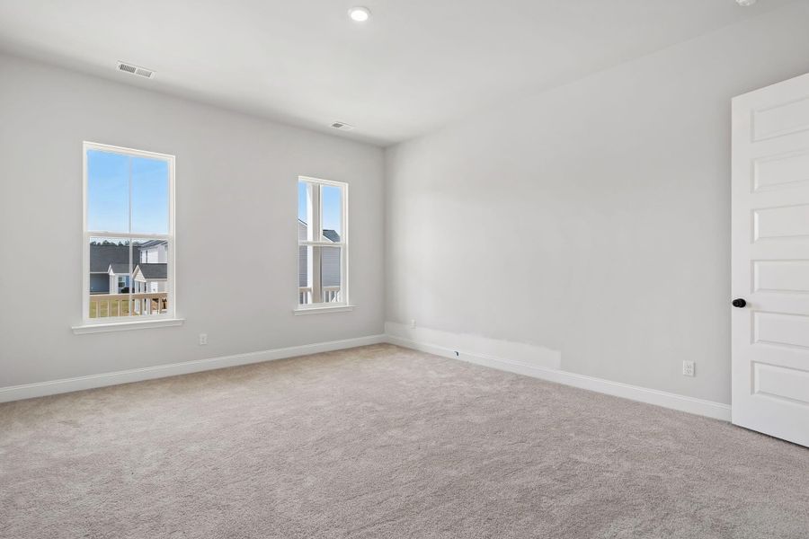 Spacious, unfurnished interior of a new home in Heron's Walk at Summers Corner, Summerville (Image 33).