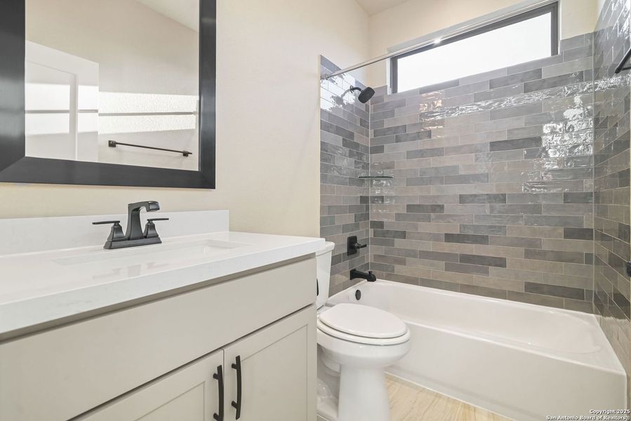 Image 44 of a home in Esperanza - 70'. Image 44 of a home in Esperanza - 70'.