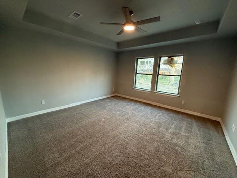 Spacious, unfurnished interior of a new home in , Angleton (Image 6).