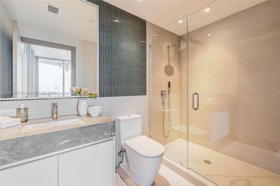 Furnished interior view inside a new home in Five Park, Miami Beach (Image 33).