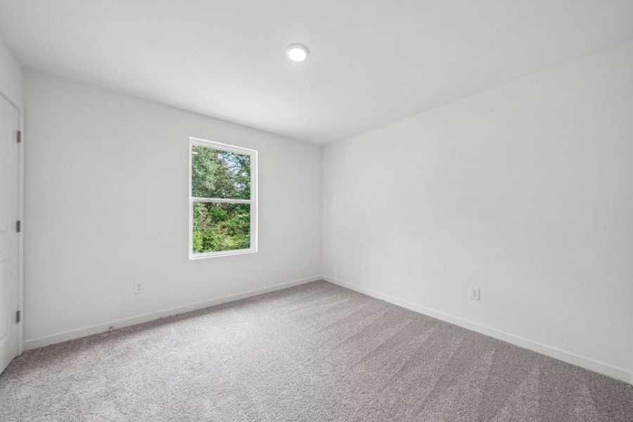 Spacious, unfurnished interior of a new home in Shallow Creek, Hogansville (Image 14).