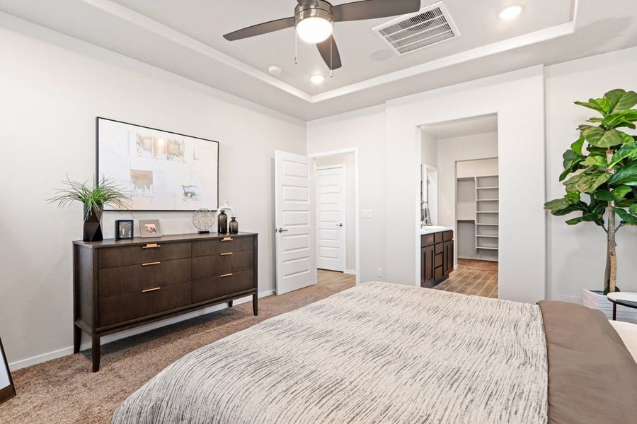 Representative furnished interior of a home built from the Shalem by Hakes Brothers in Hillside Park, El Paso (Image 21).