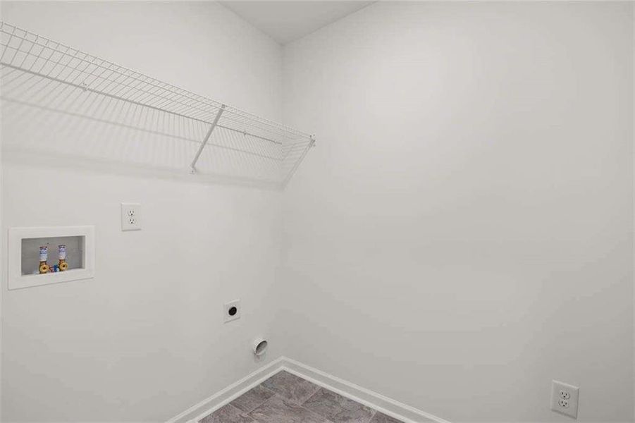 Spacious, unfurnished interior of a new home in Shoal Creek, Hampton (Image 15).