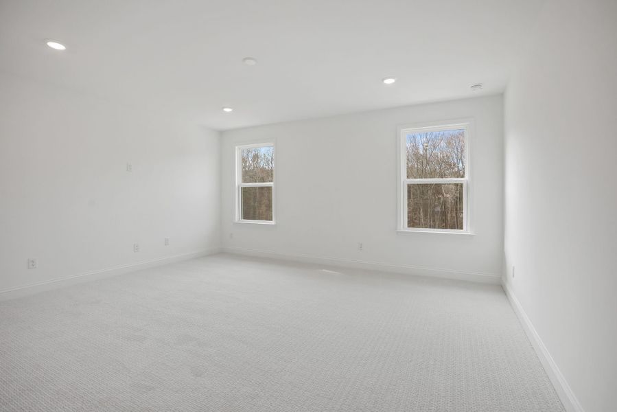 Spacious, unfurnished interior of a new home in Forest Creek, Waxhaw (Image 66).