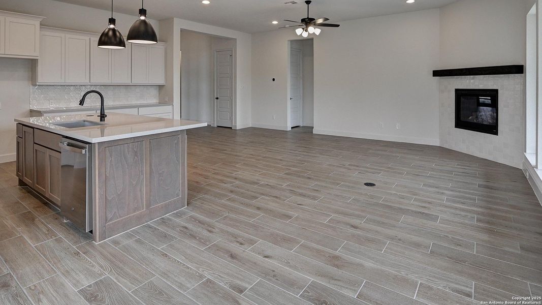 Furnished interior view inside a new home in Ranches At Creekside 55', Boerne (Image 7). Furnished interior view inside a new home in Ranches At Creekside 55', Boerne (Image 7).