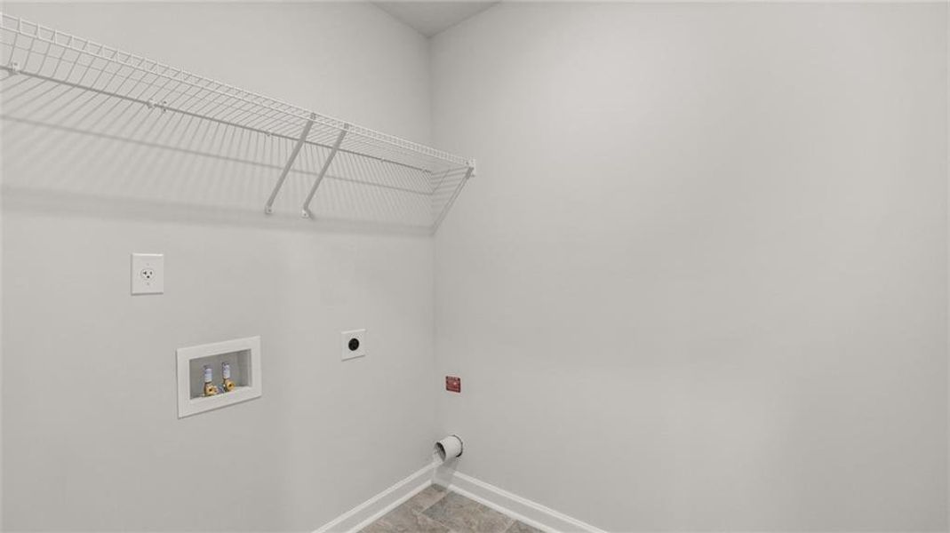 Spacious, unfurnished interior of a new home in Shoal Creek, Hampton (Image 16).