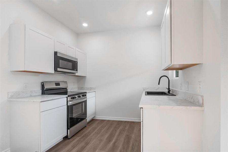 Furnished interior view inside a new home in , Whitewright (Image 3).