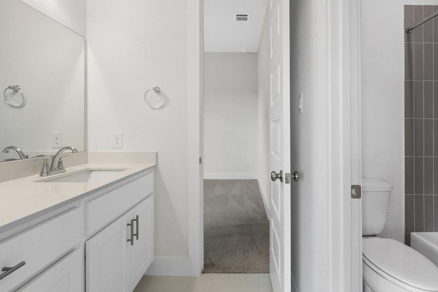 Furnished interior view inside a new home in Double Eagle Ranch, Cedar Creek (Image 7). Furnished interior view inside a new home in Double Eagle Ranch, Cedar Creek (Image 7).