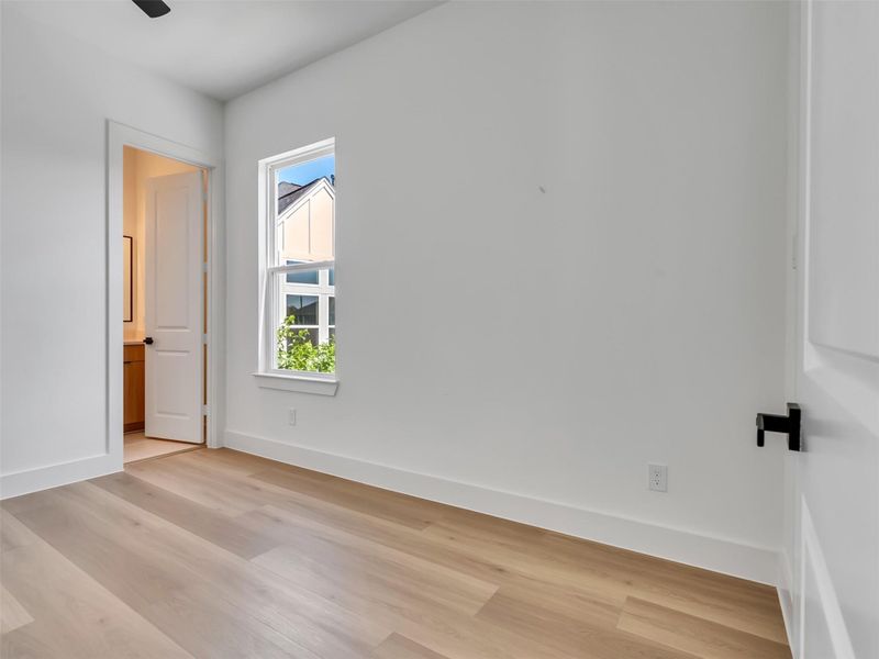 Spacious, unfurnished interior of a new home in , Houston (Image 23).