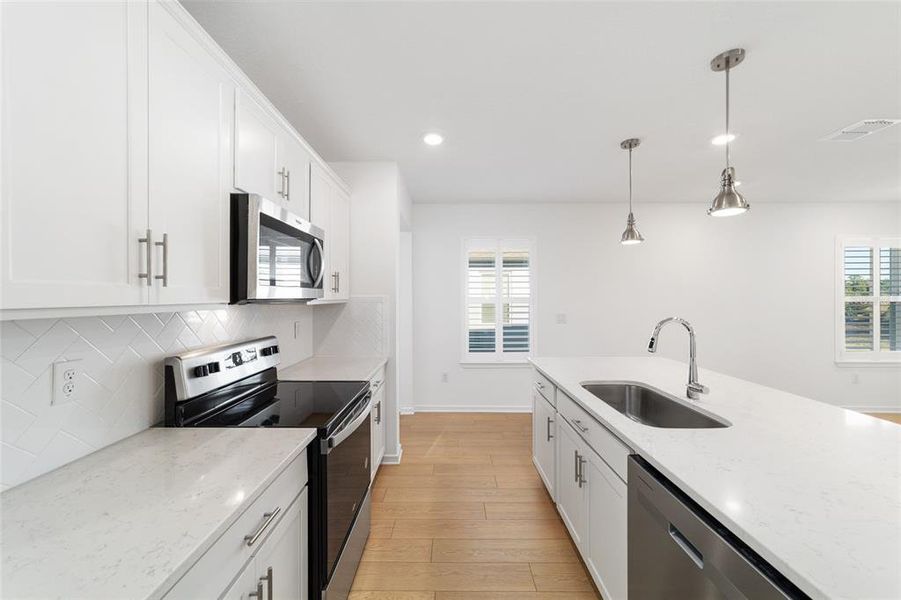 Furnished interior view inside a new home in , Ocala (Image 7).