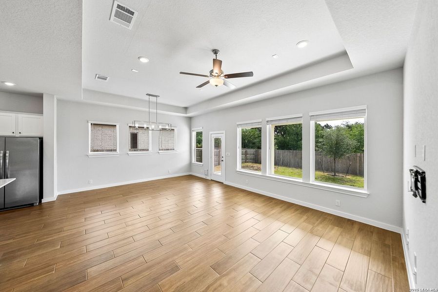Spacious, unfurnished interior of a new home in Davis Ranch 60', San Antonio (Image 52).