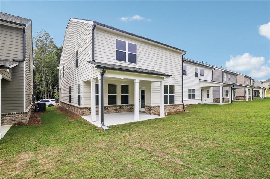 Exterior details and patio area of a home in Crofton Place Enclave, Snellville (Image 20).