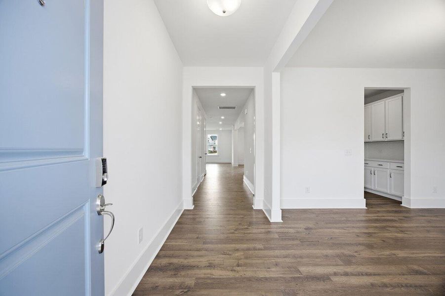 Spacious, unfurnished interior of a new home in , Ravenel (Image 15).