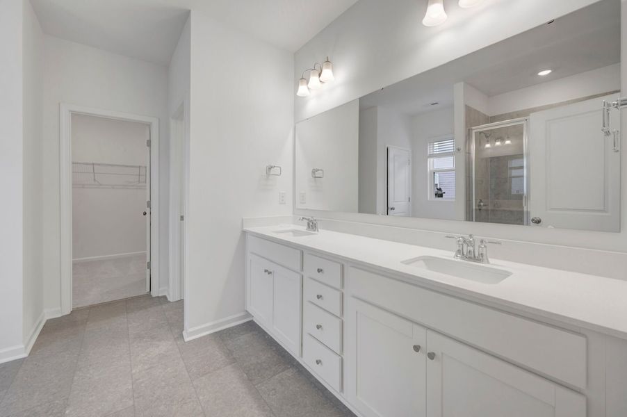 Owner's Bathroom Owner's Bathroom