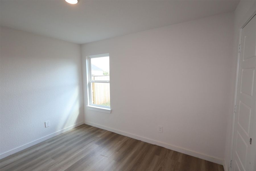 Spacious, unfurnished interior of a new home in Lone Star Landing, Montgomery (Image 21).