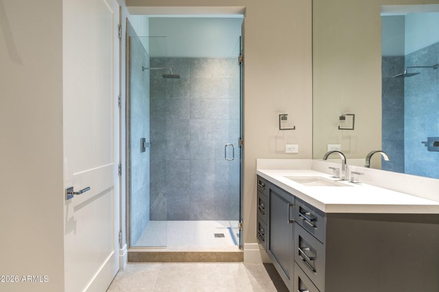 18720 N 101st St #3008