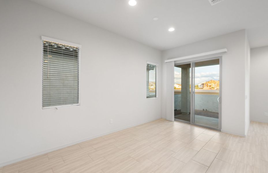 Spacious, unfurnished interior of a new home in Sun City Festival, Buckeye (Image 18).