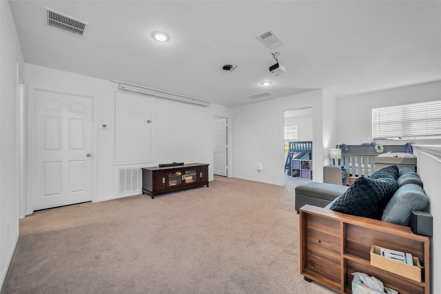 Expansive Flex Space