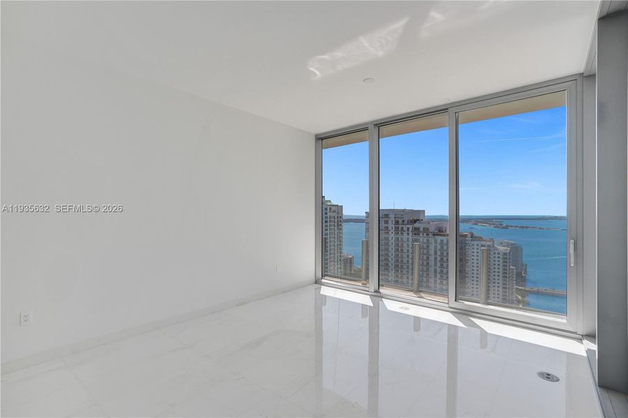 Photo 13 Photo 13
