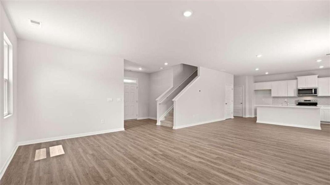 Spacious, unfurnished interior of a new home in Poplar Preserve, Newnan (Image 25).