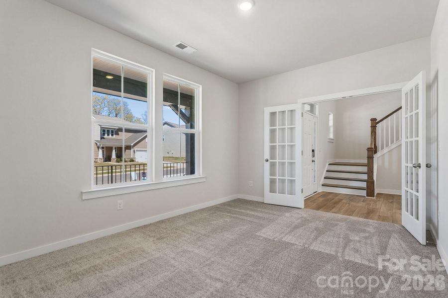 Spacious, unfurnished interior of a new home in Oakridge Farms, Mooresville (Image 7).