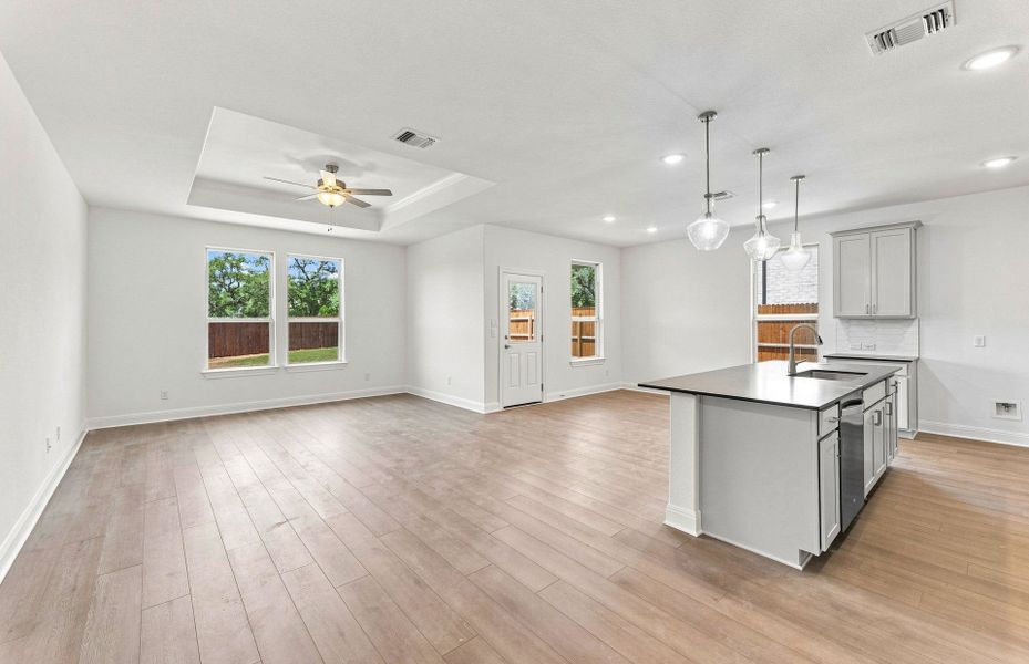 Spacious, unfurnished interior of a new home in Saddleback at Santa Rita Ranch, Liberty Hill (Image 20).