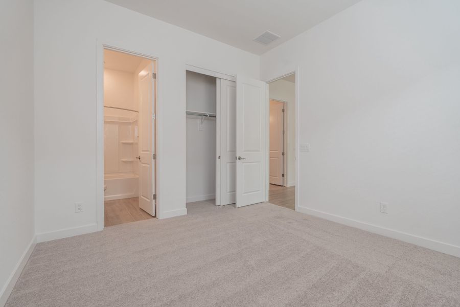 Spacious, unfurnished interior of a new home in Abel Ranch, Goodyear (Image 18).