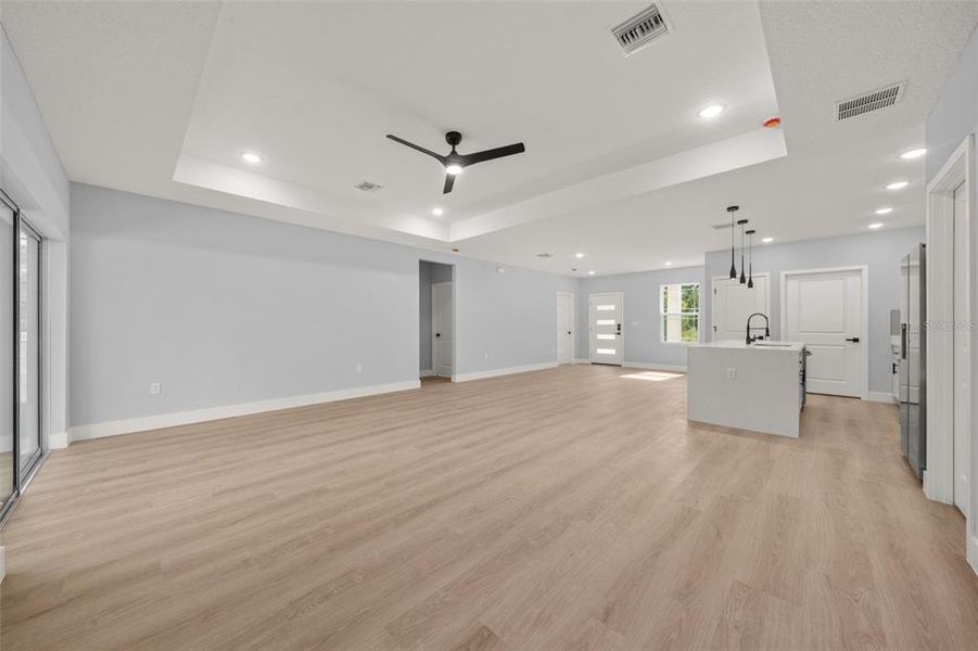 Spacious, unfurnished interior of a new home in , Sebring (Image 35).