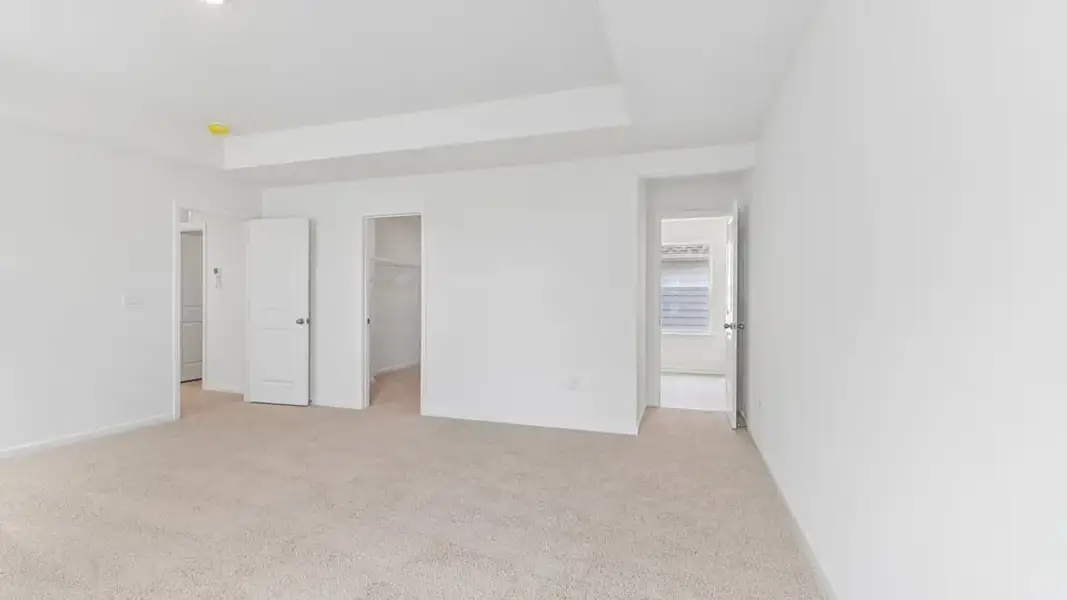 Spacious, unfurnished interior of a new home in Collins Ridge, Hillsborough (Image 37).