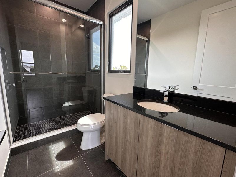 Lot 5 Bath 4 Lot 5 Bath 4