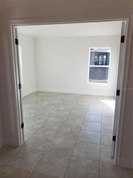 Spacious, unfurnished interior of a new home in Spring Hill, Spring Hill (Image 7).