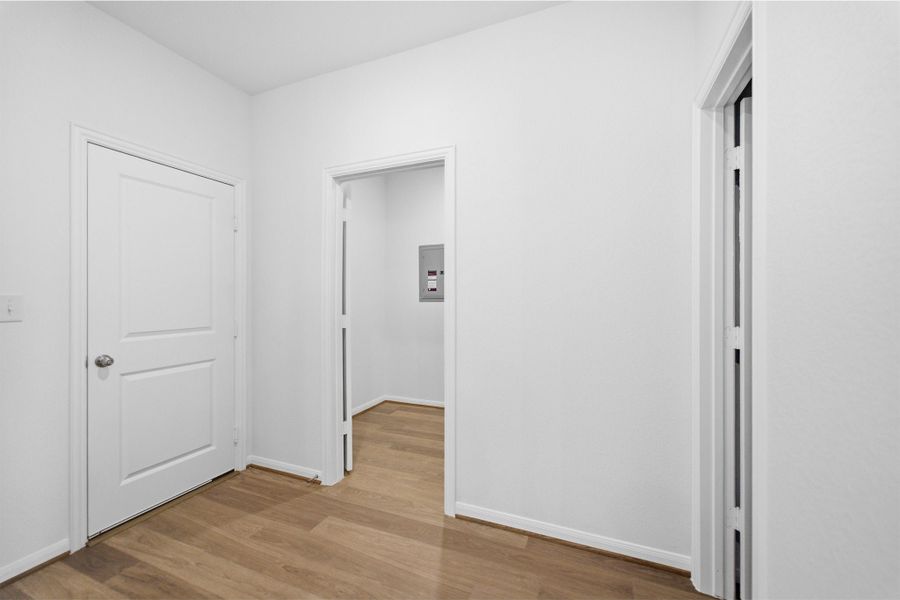 Spacious, unfurnished interior of a new home in Cool Water, Jarrell (Image 24).