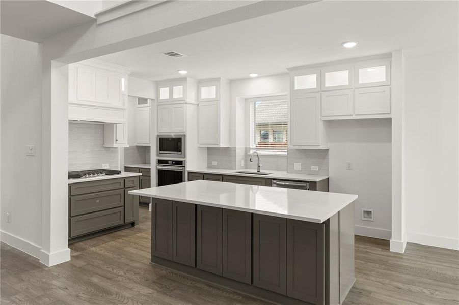 16. 1313 Overton - Kitchen (2) 16. 1313 Overton - Kitchen (2)