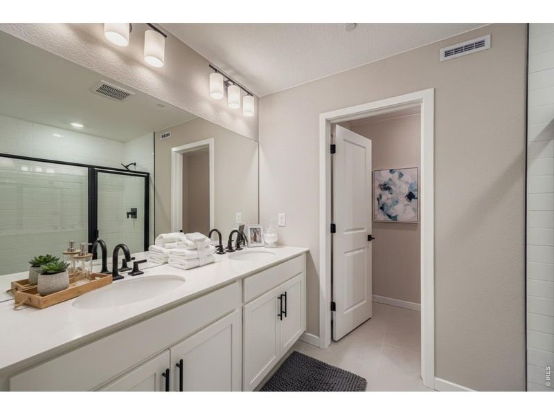 Furnished interior view inside a new home in Mountain Brook, Longmont (Image 15).