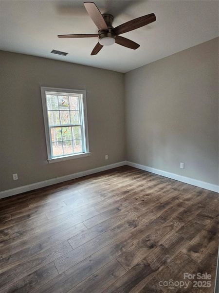 Spacious, unfurnished interior of a new home in , Lancaster (Image 5).