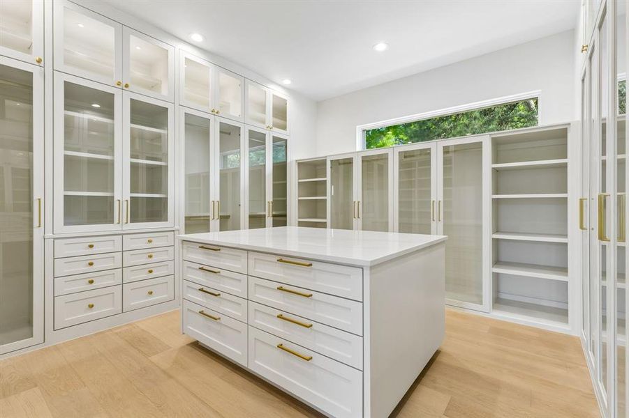 Furnished interior view inside a new home in , Dallas (Image 17).