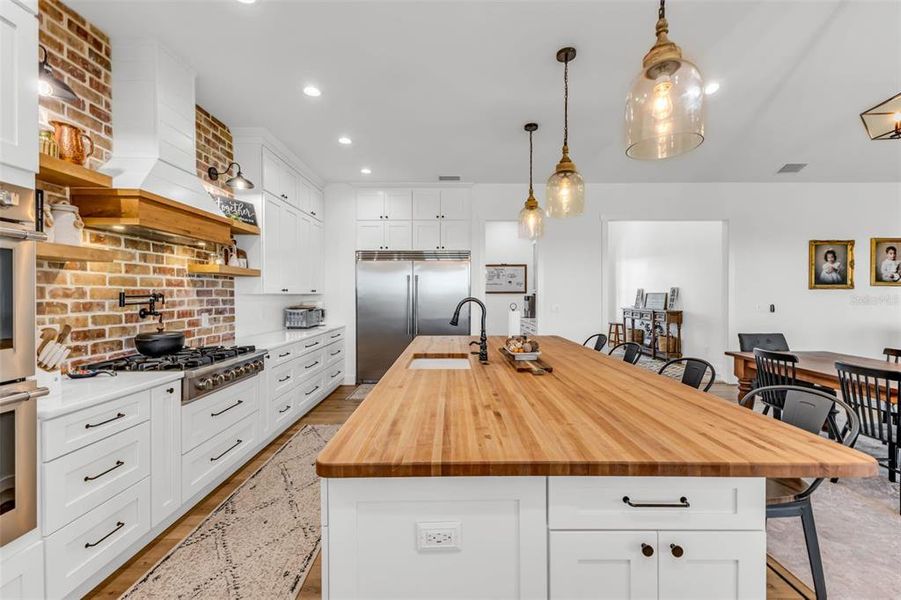 Furnished interior view inside a new home in , Arcadia (Image 69).
