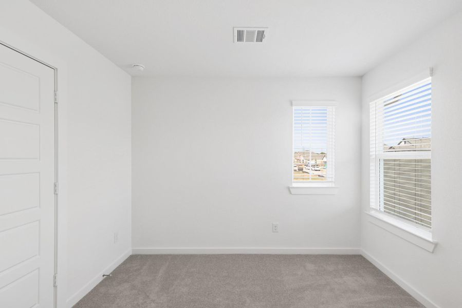 Spacious, unfurnished interior of a new home in Summerview, Fulshear (Image 34).