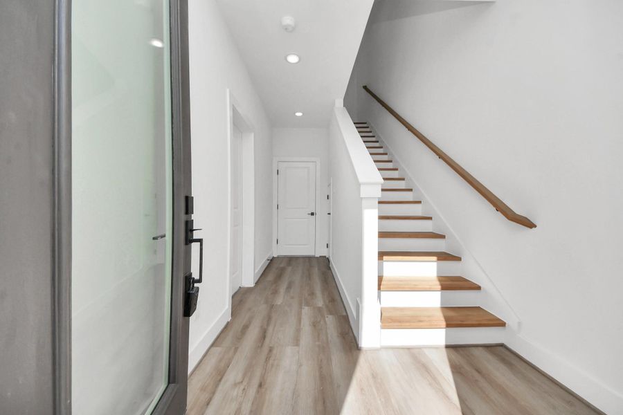 Spacious, unfurnished interior of a new home in , Houston (Image 21).