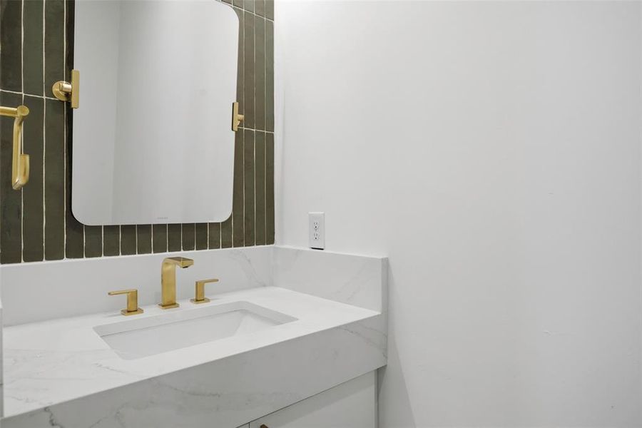 Powder bath on first and third levels
