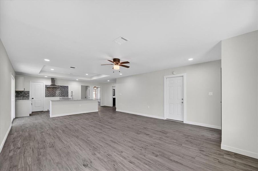 Spacious, unfurnished interior of a new home in , Mabank (Image 9).
