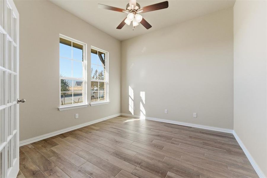 Spacious, unfurnished interior of a new home in Waterford Park, Weatherford (Image 34). Spacious, unfurnished interior of a new home in Waterford Park, Weatherford (Image 34).