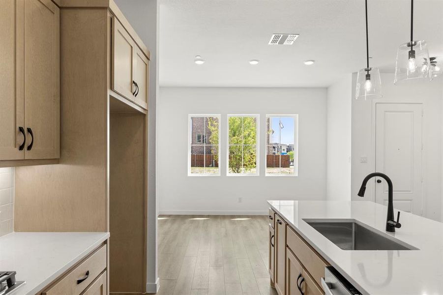 12. 843 Perdernales - Kitchen (4)