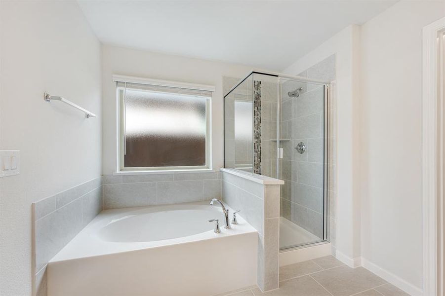 Furnished interior view inside a new home in Hulen Trails, Fort Worth (Image 11).