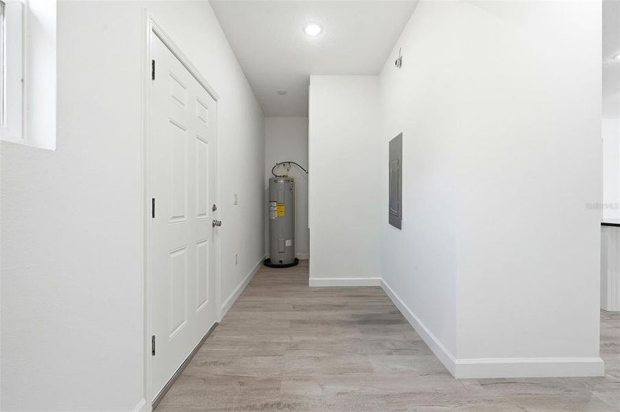 Spacious, unfurnished interior of a new home in , Haines City (Image 21).